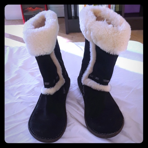 UGG Shoes - UGGS - Winter boots sold UGG Shoes - UGGS - Winter boots sold